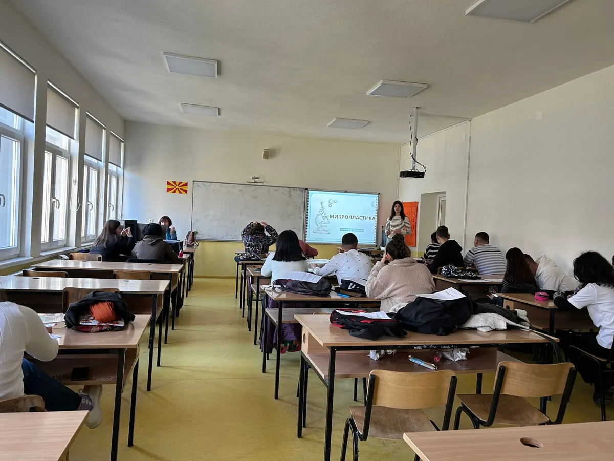 Related GreAT project activity: peer education about microplastics. A separate photograph of the C4 learning activity is not present in this archive.